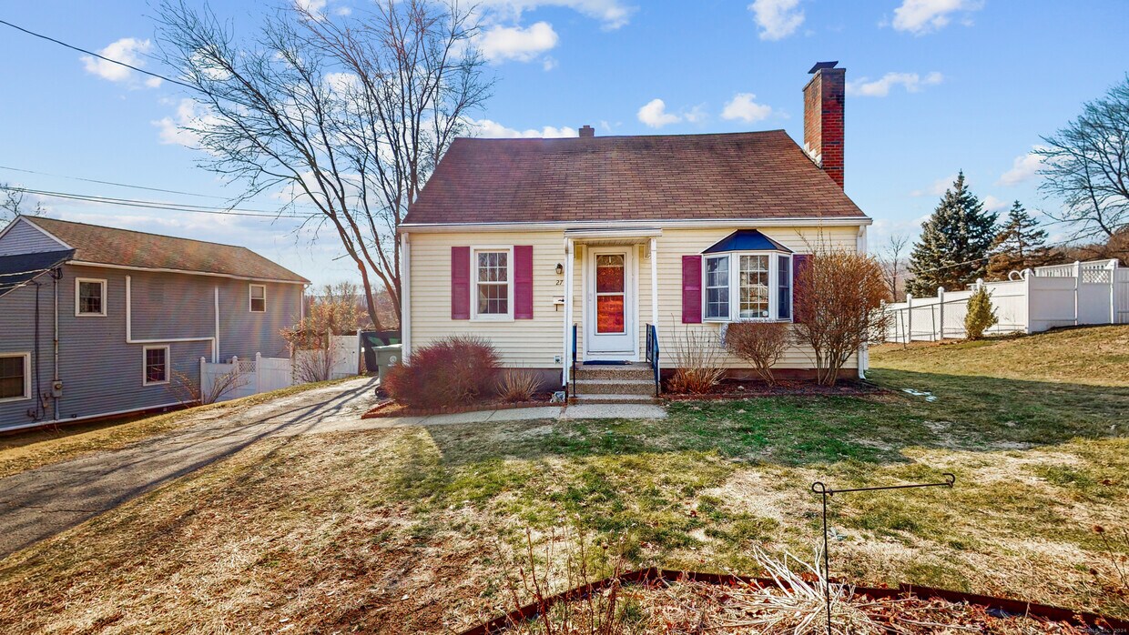 Primary Photo - 27 Stonecrest Dr