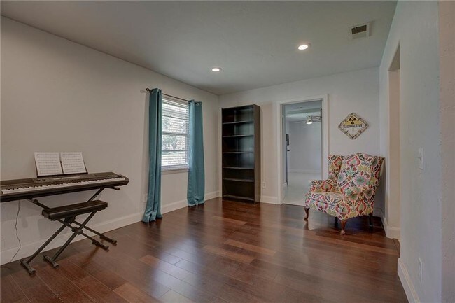 Building Photo - 11201 Cotillion Dr