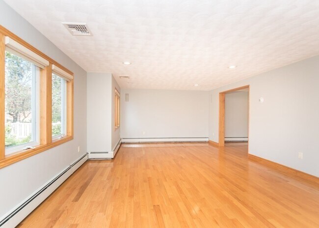 Building Photo - 129 Beal Rd
