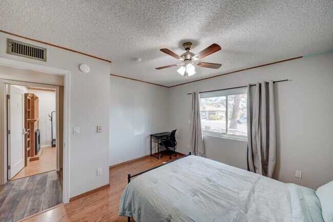 Foto del edificio - 5124 W Harmont Dr