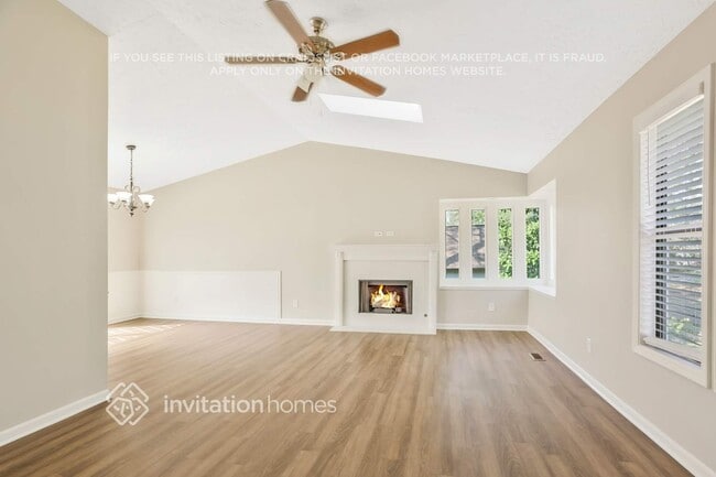 Building Photo - 3639 Regent Dr