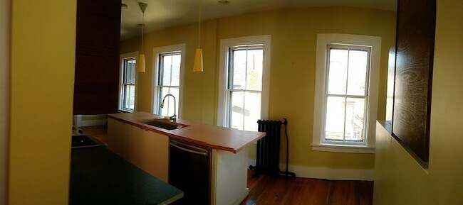 Building Photo - 30 Delle Ave