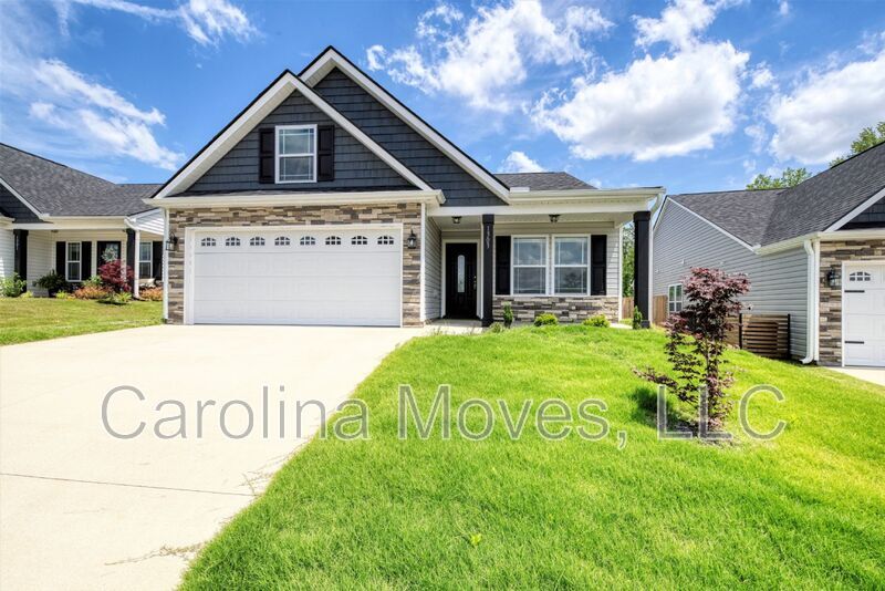 Foto principal - 1303 Lindale Place