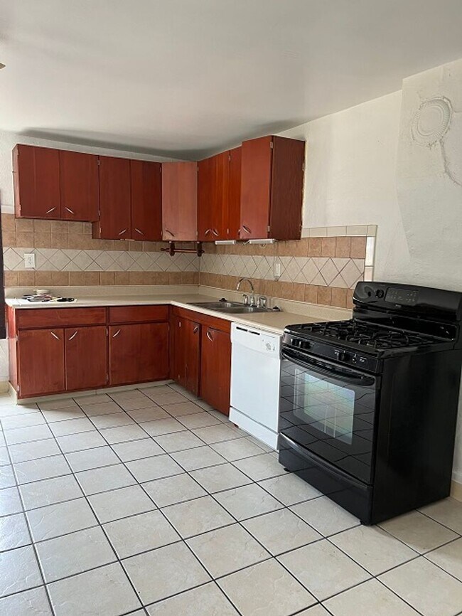 Foto del edificio - Charming Home with Yard Near Old Town Fort Collins