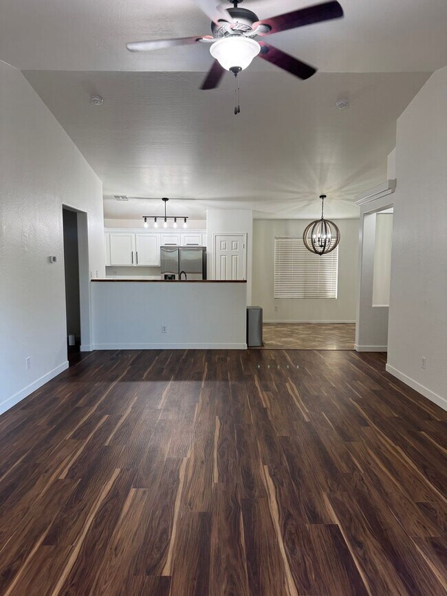 Foto del edificio - SOLAR HOME IN OASIS AT MAGIC RANCH