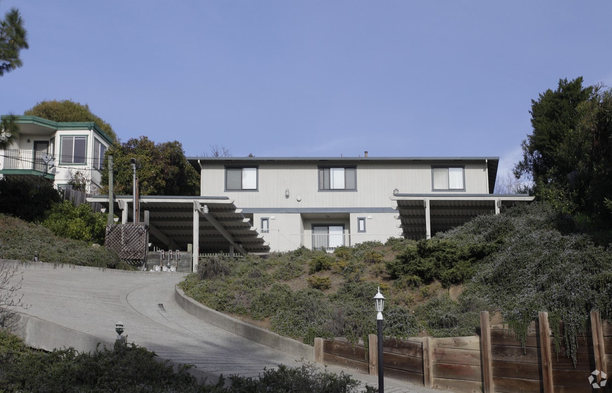 Primary Photo - 21000-21004 Ocean View Dr