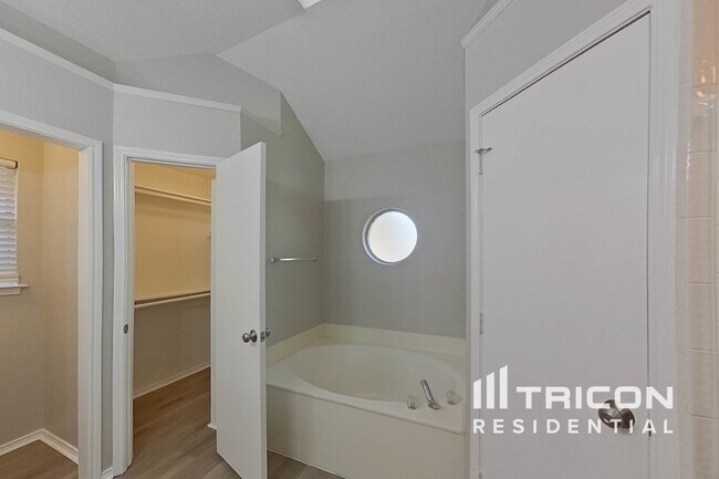 Foto del edificio - 6508 Impala Dr