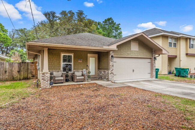 Building Photo - Modern Home in the Heart of Niceville!