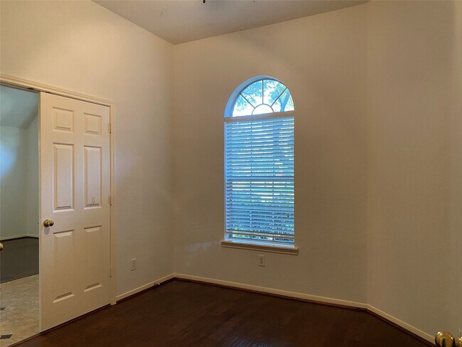 Foto del edificio - 22502 Bristolwood Ct