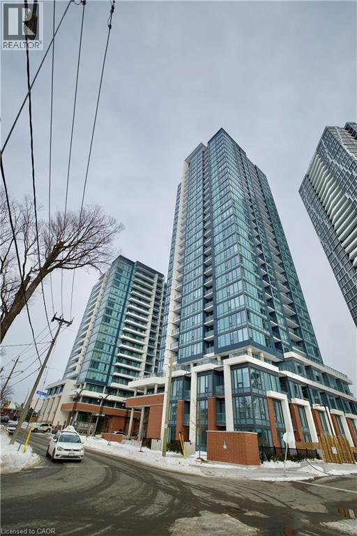 Building Photo - 15 Wellington St S