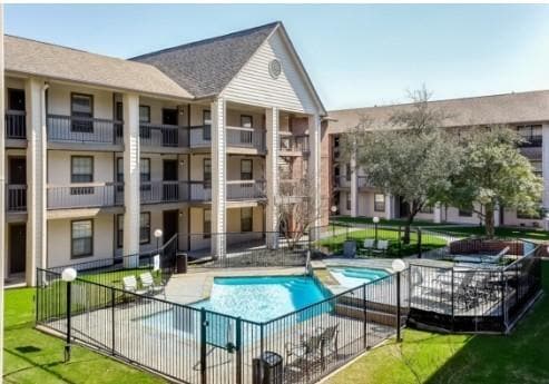 Building Photo - 218 N Texas Blvd