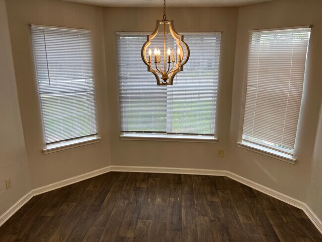 Building Photo - 28 Collinwood Cove
