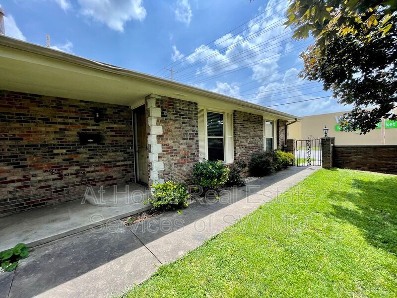 Foto principal - 453 W Grand St
