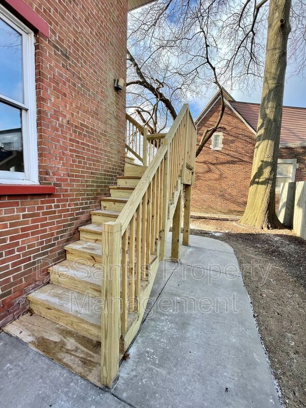 Building Photo - 632-634 Beaver St