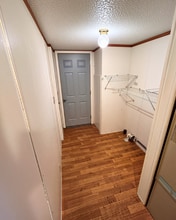 Building Photo - 905 W 37th Ave