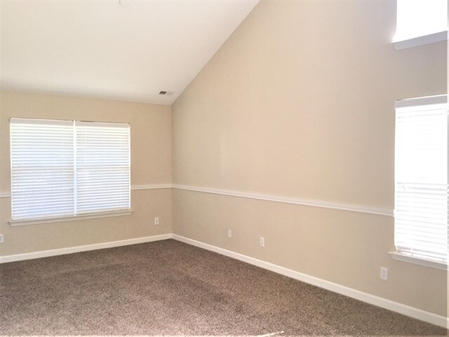 Building Photo - 9135 Simonton Dr