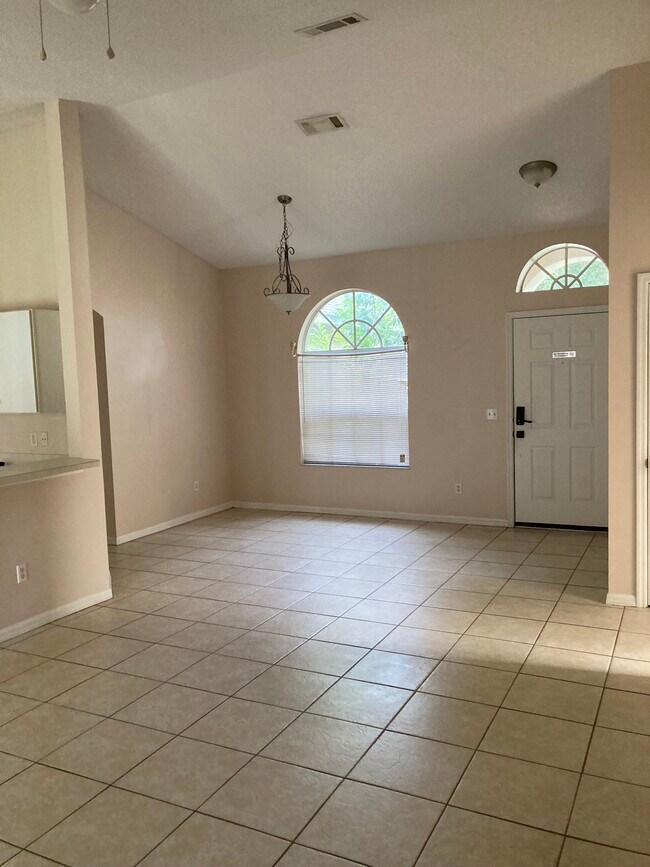 Building Photo - 2742 Cullens Ct