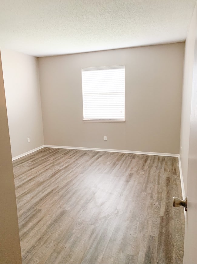 Building Photo - Park Villa