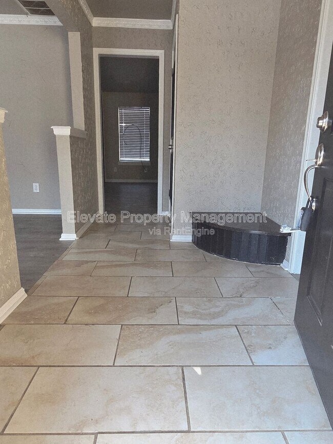 Photo - 1809 N Oakhill Rd House