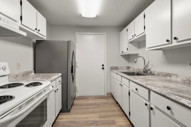 Foto del edificio - 11 Silver Hill Ln