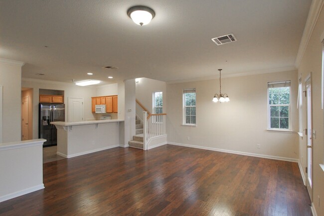 Building Photo - Shasta View Gardens Home
