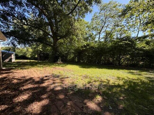 Building Photo - 5570 Winchelsea Dr