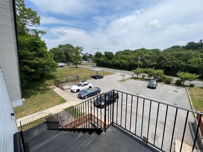 Foto del edificio - 576 Granny Rd