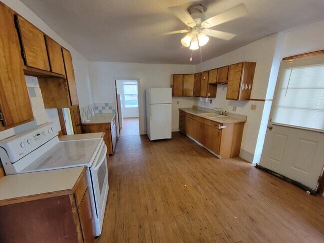 Foto del edificio - 103-107 SCHOOL ST