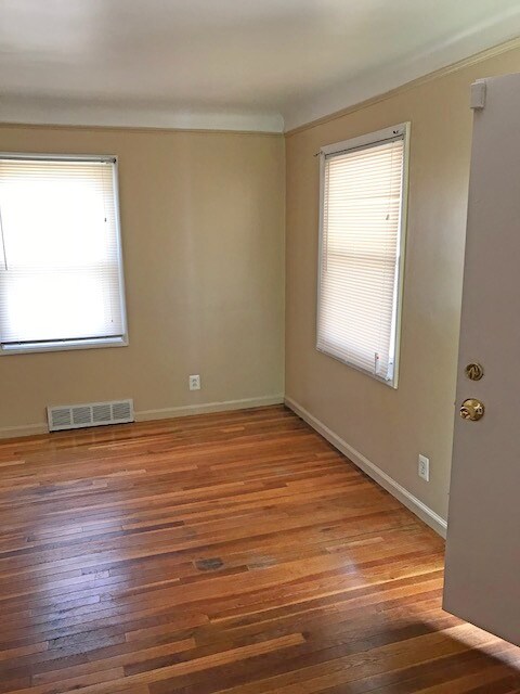 Foto del edificio - 16483 Manning St