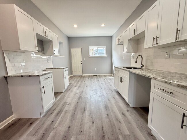 Foto del edificio - Anika Homes 3 Bedroom