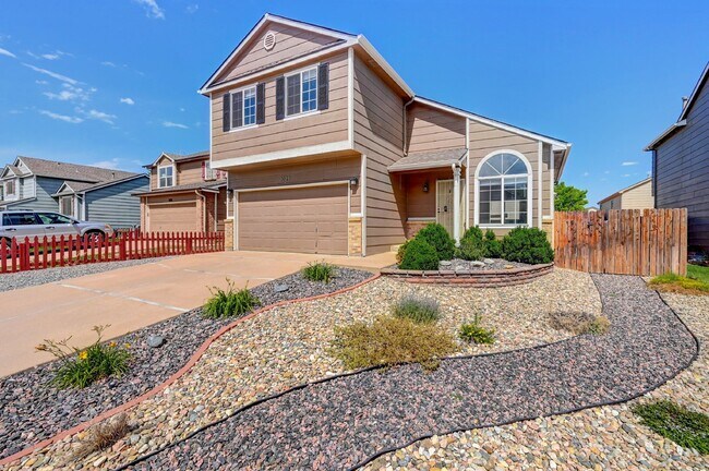 Building Photo - $2,225- 3bed/2bath Home in Fountain with B...