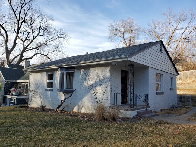 Foto del edificio - 138 Elmwood Dr