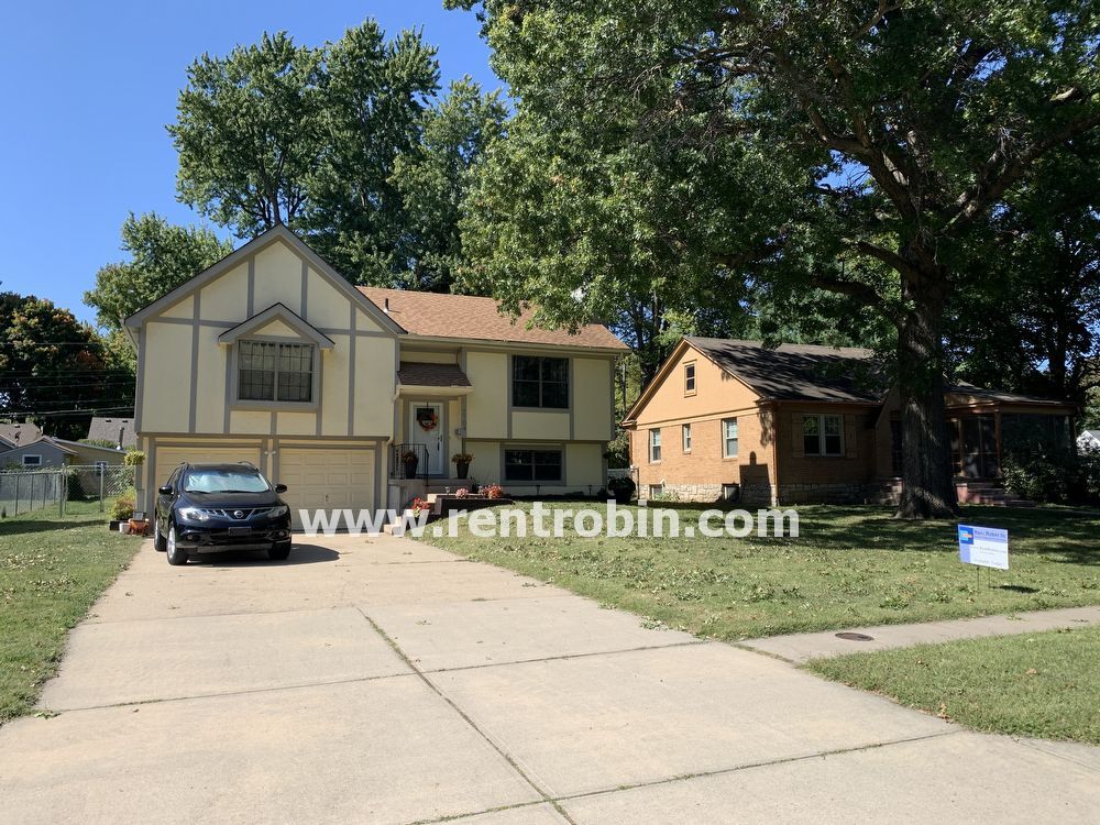 Walk to Downtown Overland Park House for Rent in Overland Park, KS