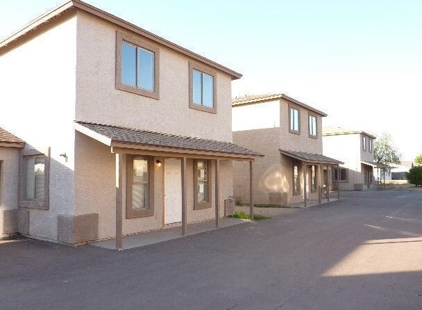 Primary Photo - 1026 N 27th Ln