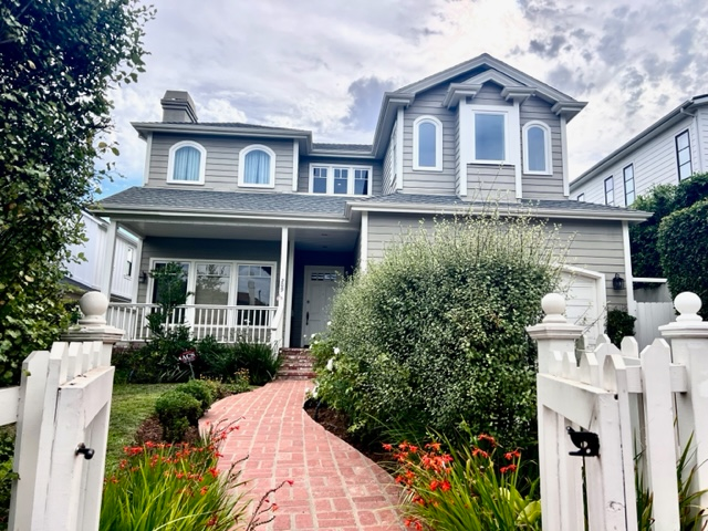 Primary Photo - 209 S Carmelina Ave
