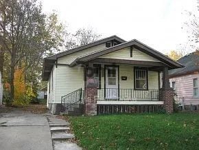 Primary Photo - 735 W Division St