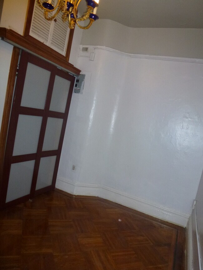 Foto del edificio - 557 5th Ave