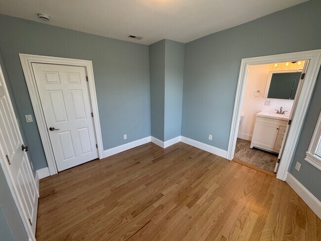 Foto del edificio - 35 Cameron Ave