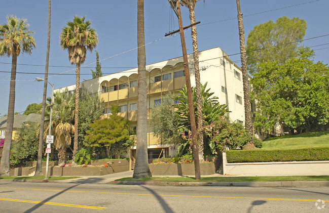 Building Photo - Hacienda Apartments