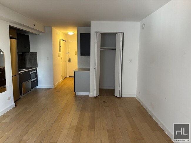 Building Photo - East 39th Street