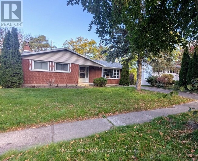 Building Photo - 83 Longwood Dr