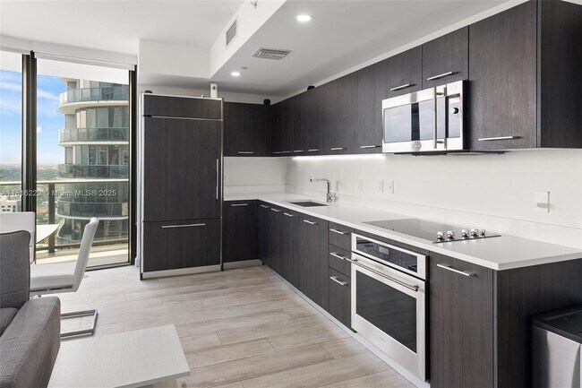 Foto del edificio - 45 SW 9th St