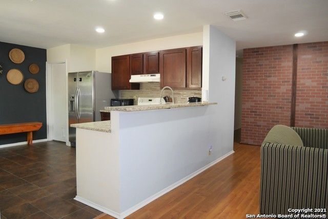 Foto del edificio - 7330 Corian Park Dr