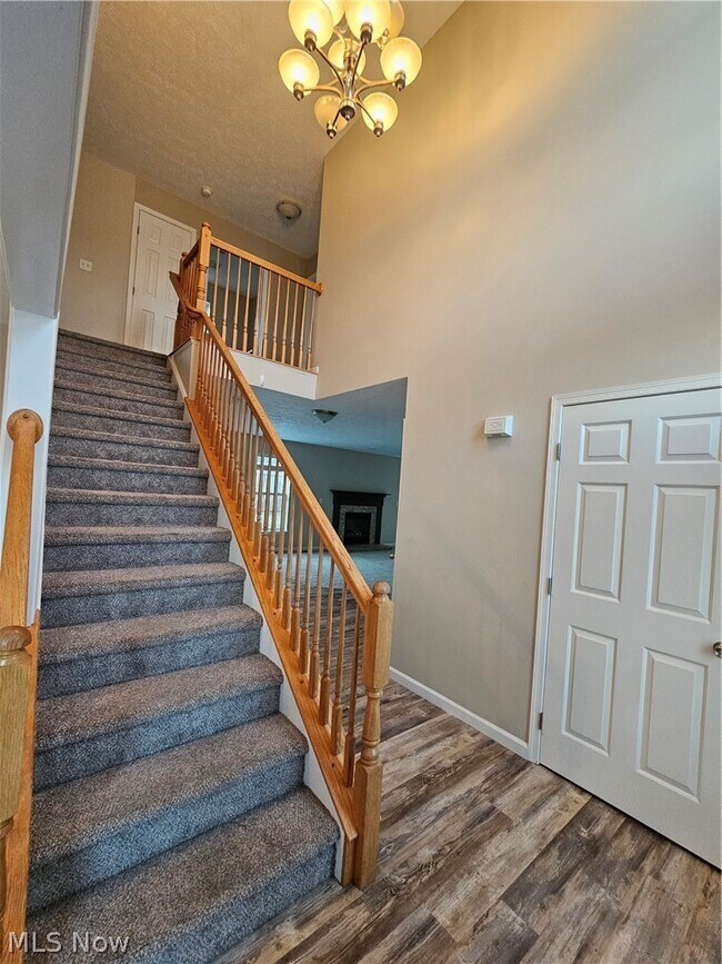 Foto del edificio - 687 Brookside Ln