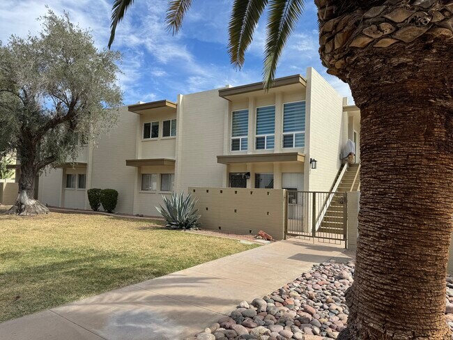 Foto del edificio - 4917 N 73rd St