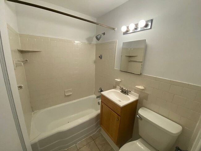 Building Photo - 4 BR/ 2 BA Four Bedroom Two Story Home wit...