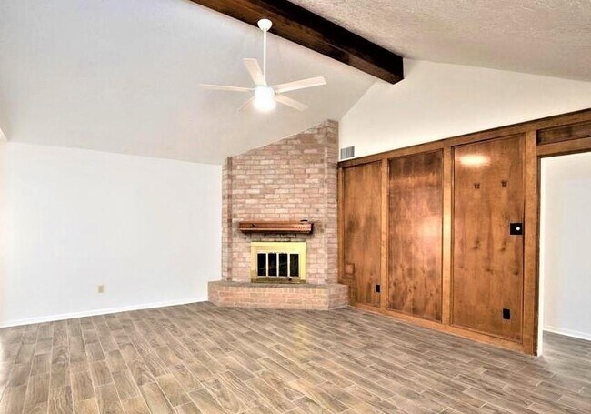 Building Photo - 915 Valley Ranch Dr
