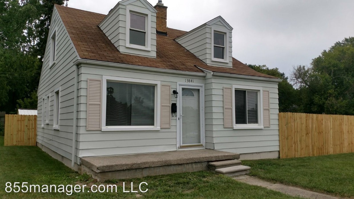 13841 W 10 Mile Rd, Oak Park, MI 48237 House Rental in Oak Park, MI