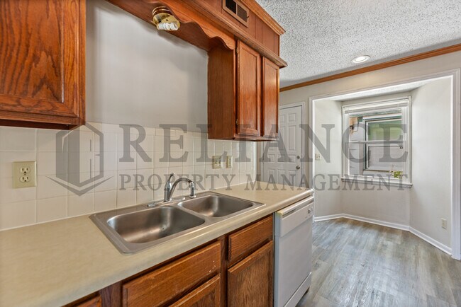 Foto del edificio - 1753 N Woodrow Ct