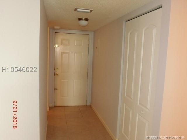 Foto del edificio - 117 Lake Emerald Dr